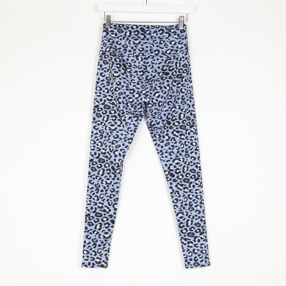 Onzie High Waisted Cheetah Leggings - Picture 6 of 8